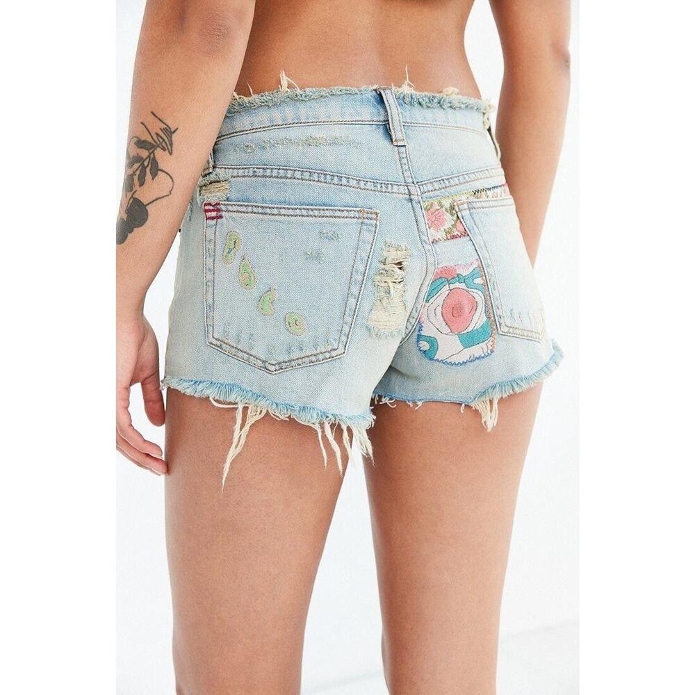 New UO x Bandit Essential Mid-rise Embroidered Denim Short Distressed Size 28
